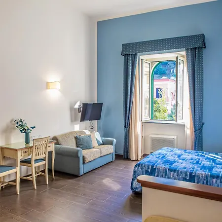 Couette-café La Rada 4*