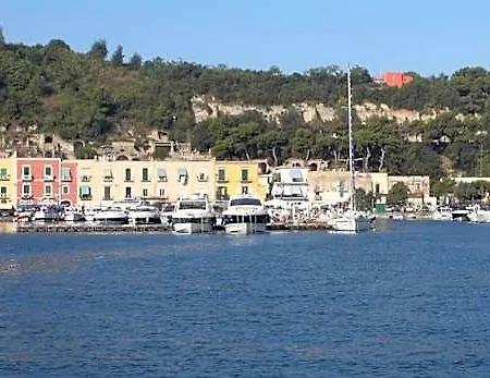 La Rada Bed and Breakfast 4*